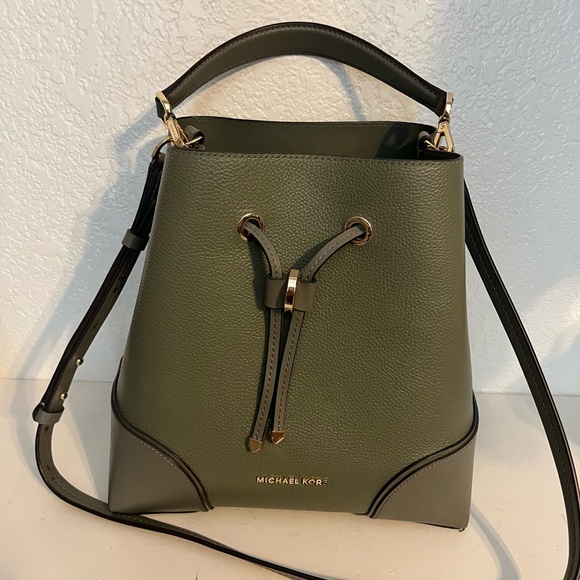 Michael Kors Olive Green Bucket Bag - Picture 1 of 6